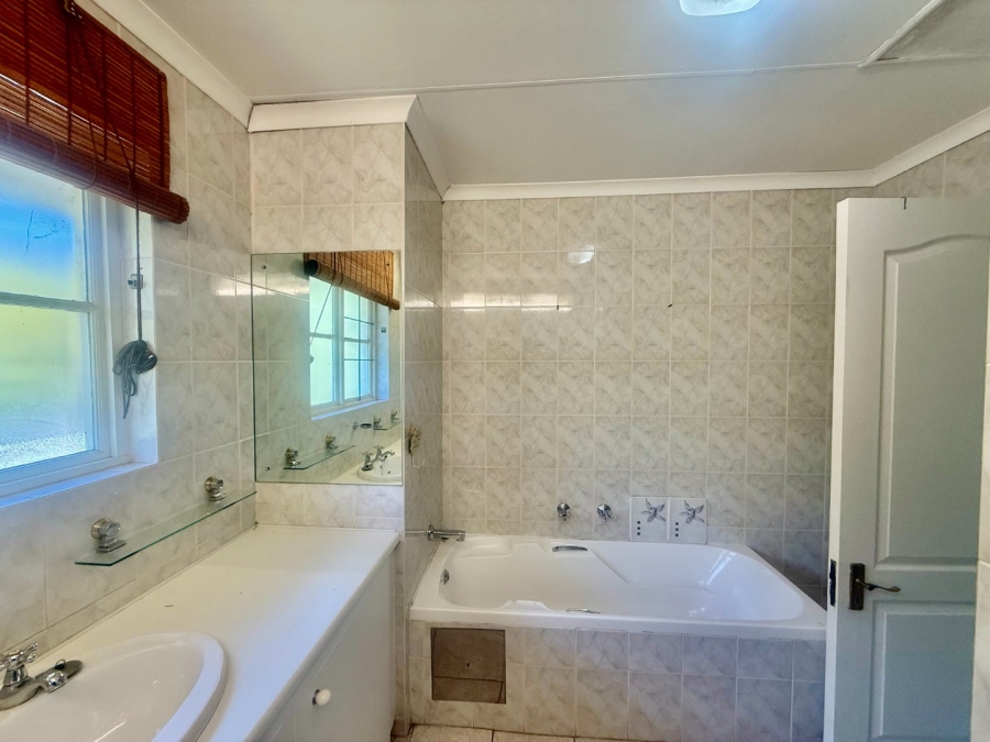 3 Bedroom Property for Sale in Caribbean Beach Club North West